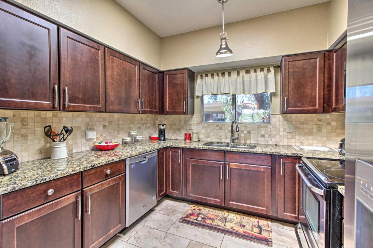 Relaxing Green Valley Townhome About 30 Mi To Tucson! Exterior photo